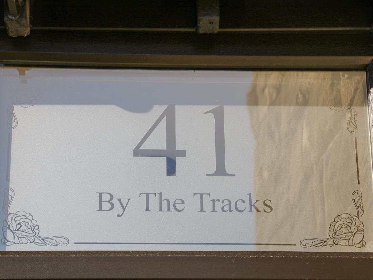 Вилла By The Tracks Бакстон Экстерьер фото